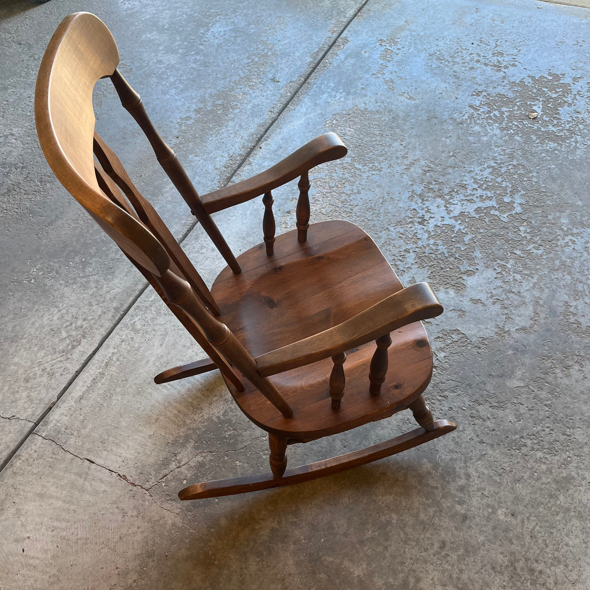 X313 Vintage wooden rocking chair
