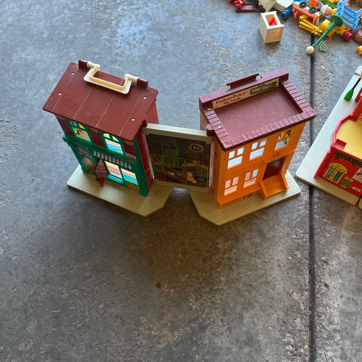 X314 Vintage Fisher Price Toy Grouping (police station and more)