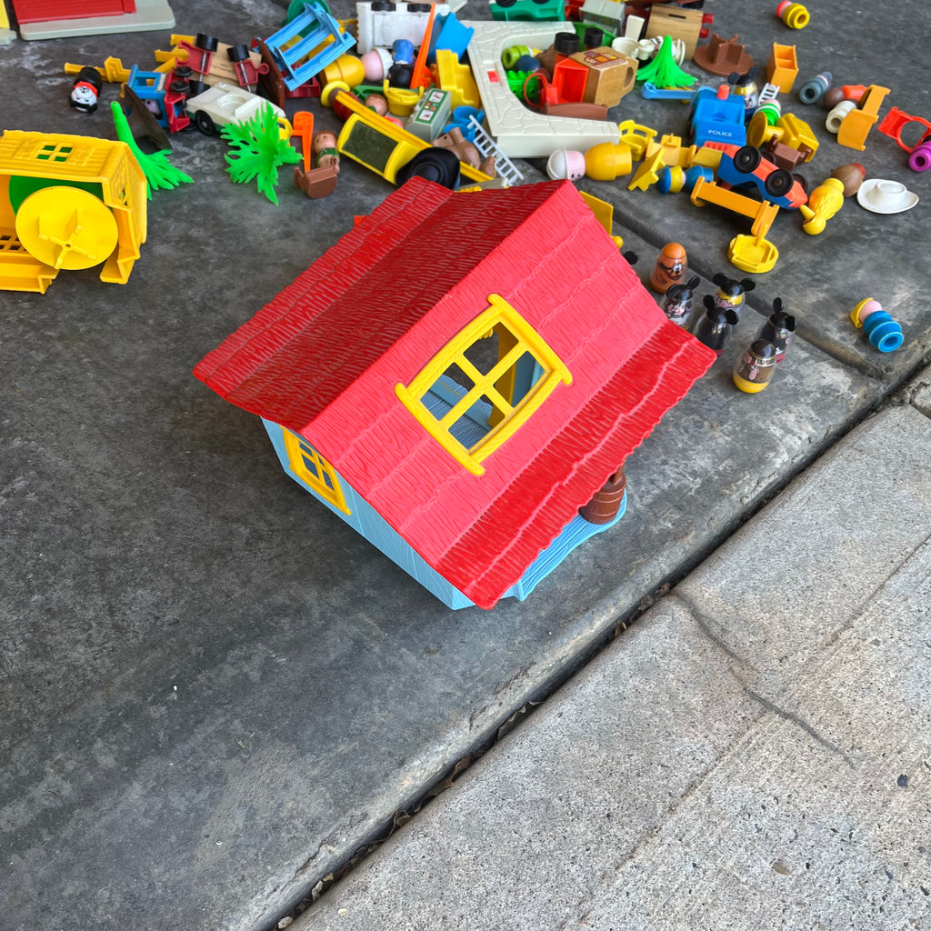 X314 Vintage Fisher Price Toy Grouping (police station and more)