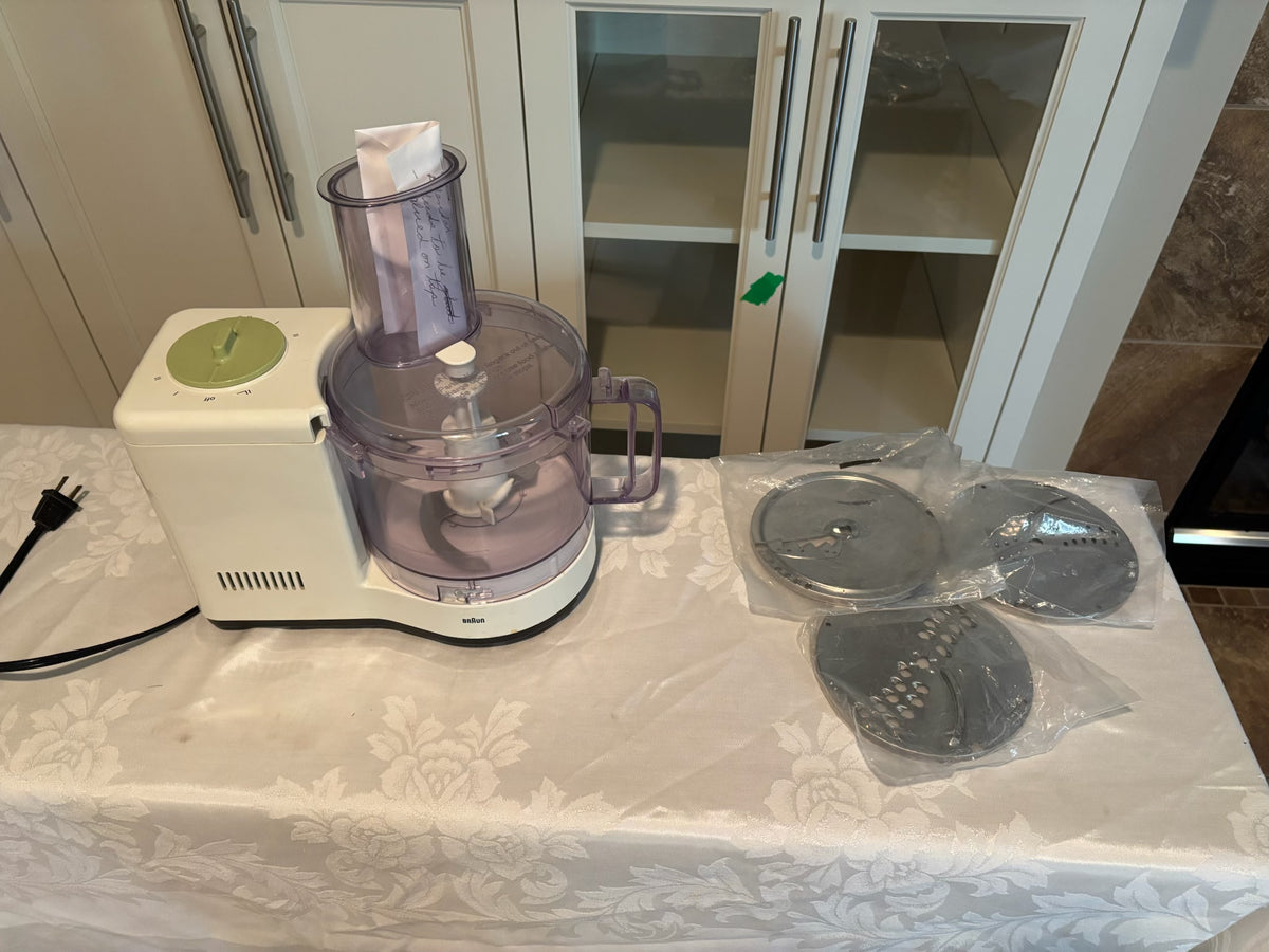 X128A Countertop food processor with accessories