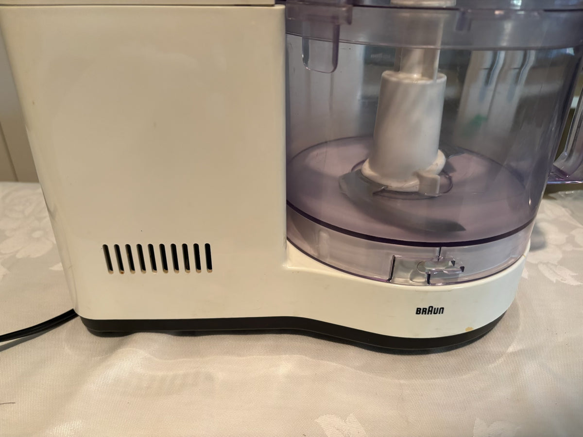 X128A Countertop food processor with accessories
