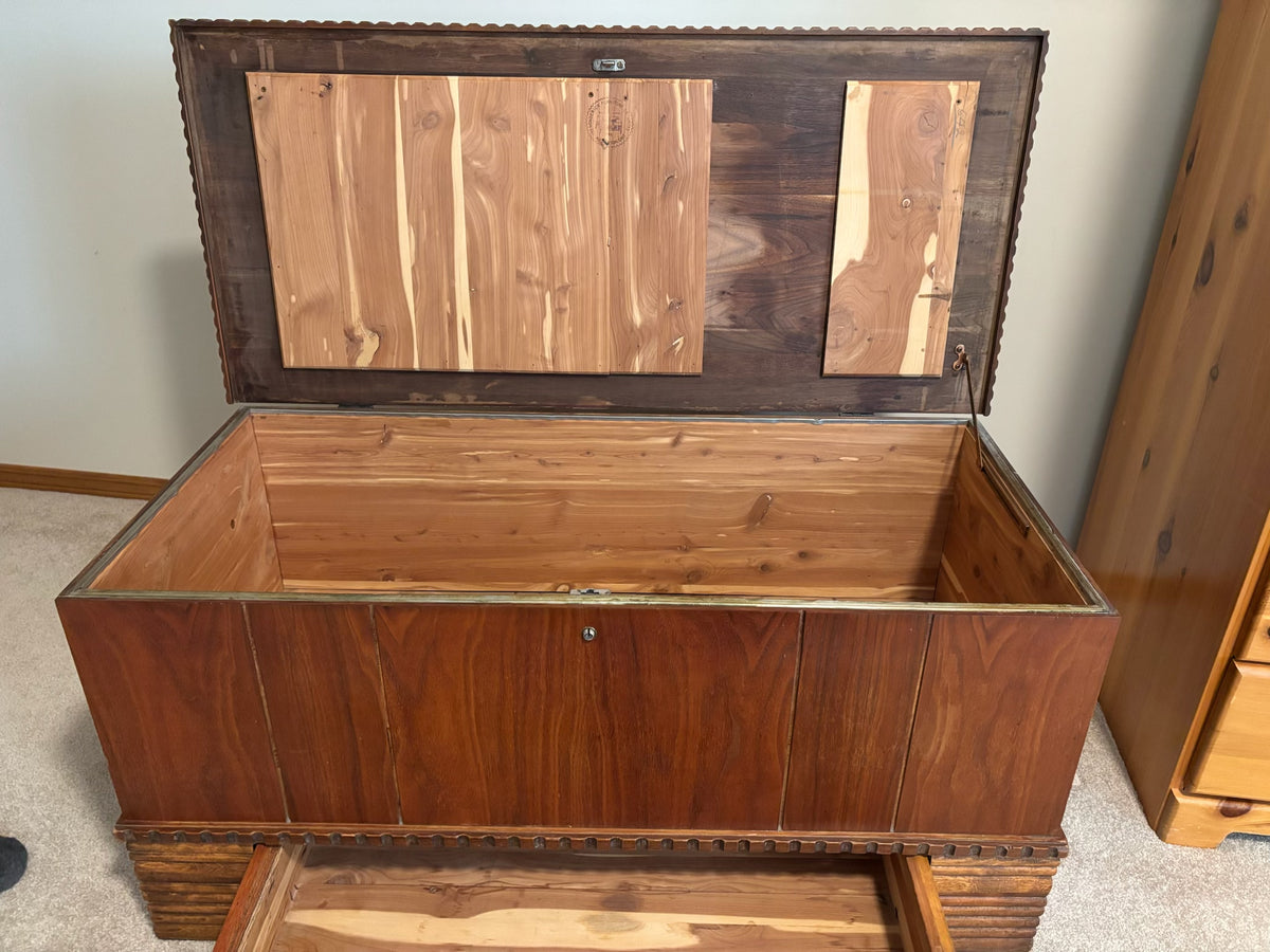 X130 Vintage wooden storage chest with mirrored lid (40" x 19" x 19")