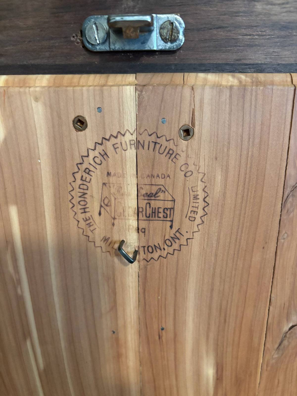 X130 Vintage wooden storage chest with mirrored lid (40" x 19" x 19")