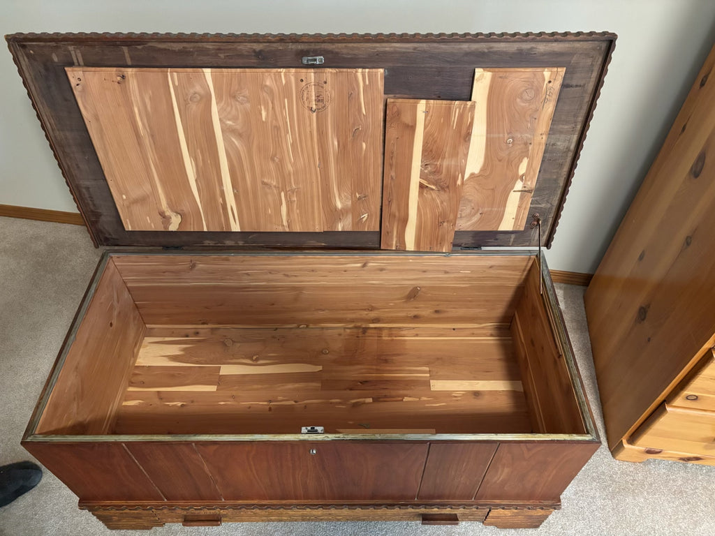 X130 Vintage wooden storage chest with mirrored lid (40" x 19" x 19")