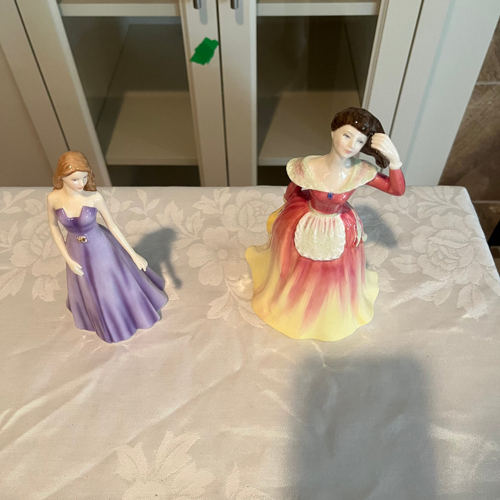 X138 Royal Doulton Grouping ( "Patricia" and February Amethyst)
