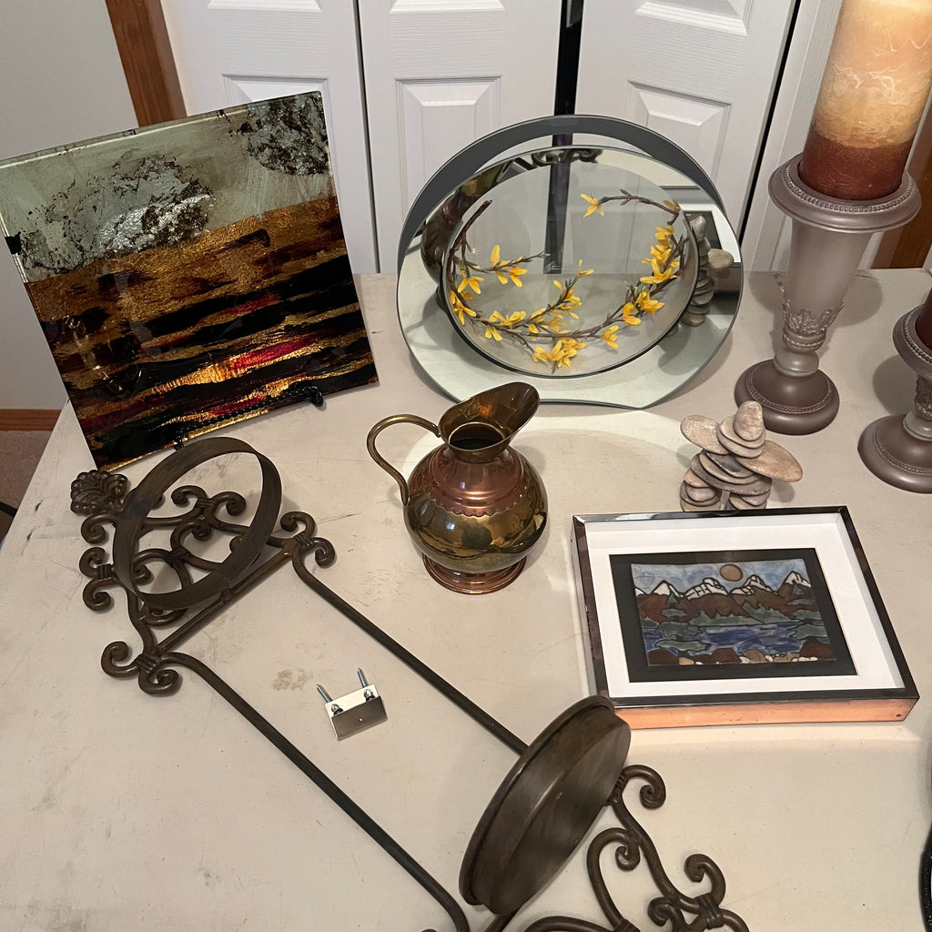 X140 Home Decor Grouping (decorative plates and more)