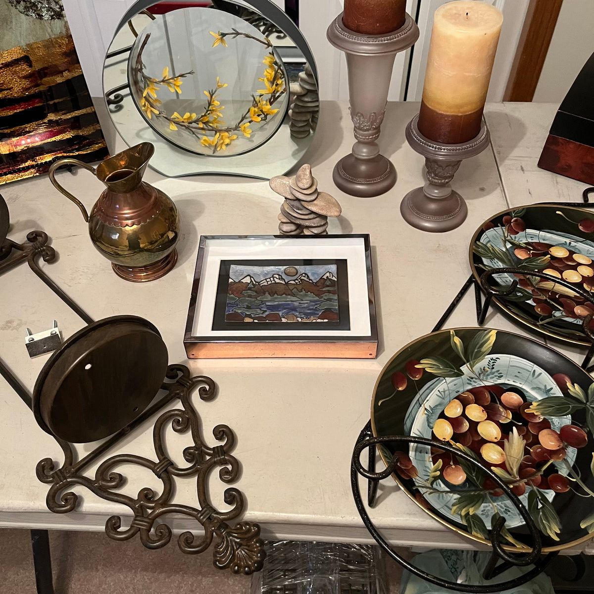 X140 Home Decor Grouping (decorative plates and more)