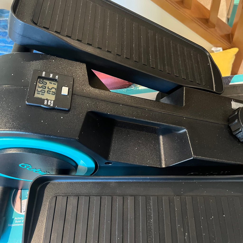 X141 Cubii compact seated elliptical