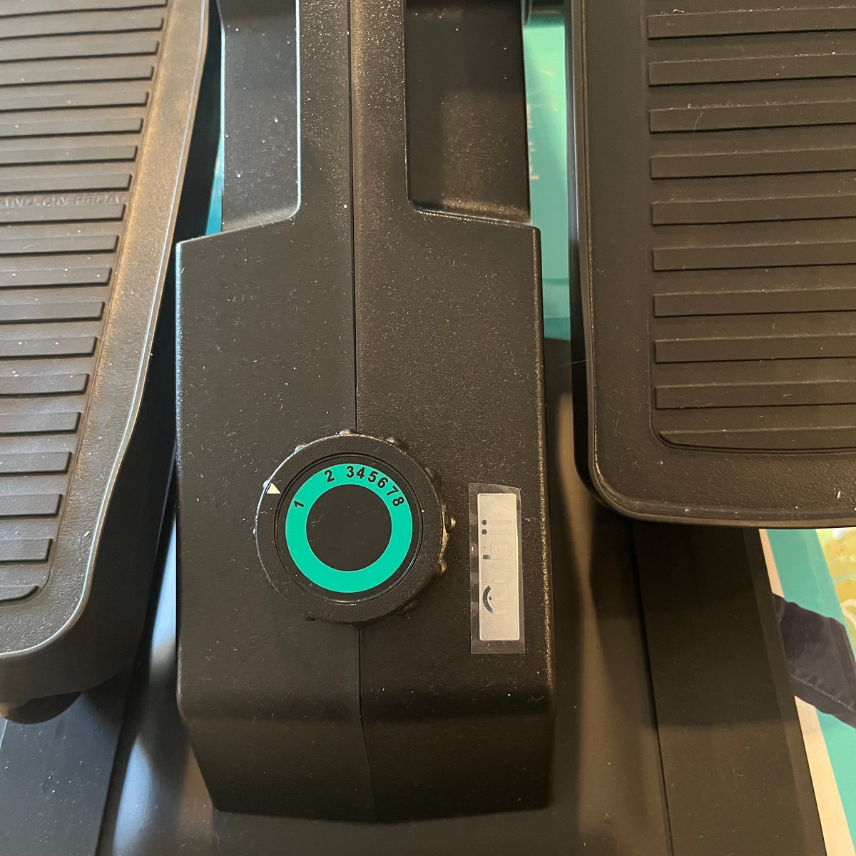 X141 Cubii compact seated elliptical