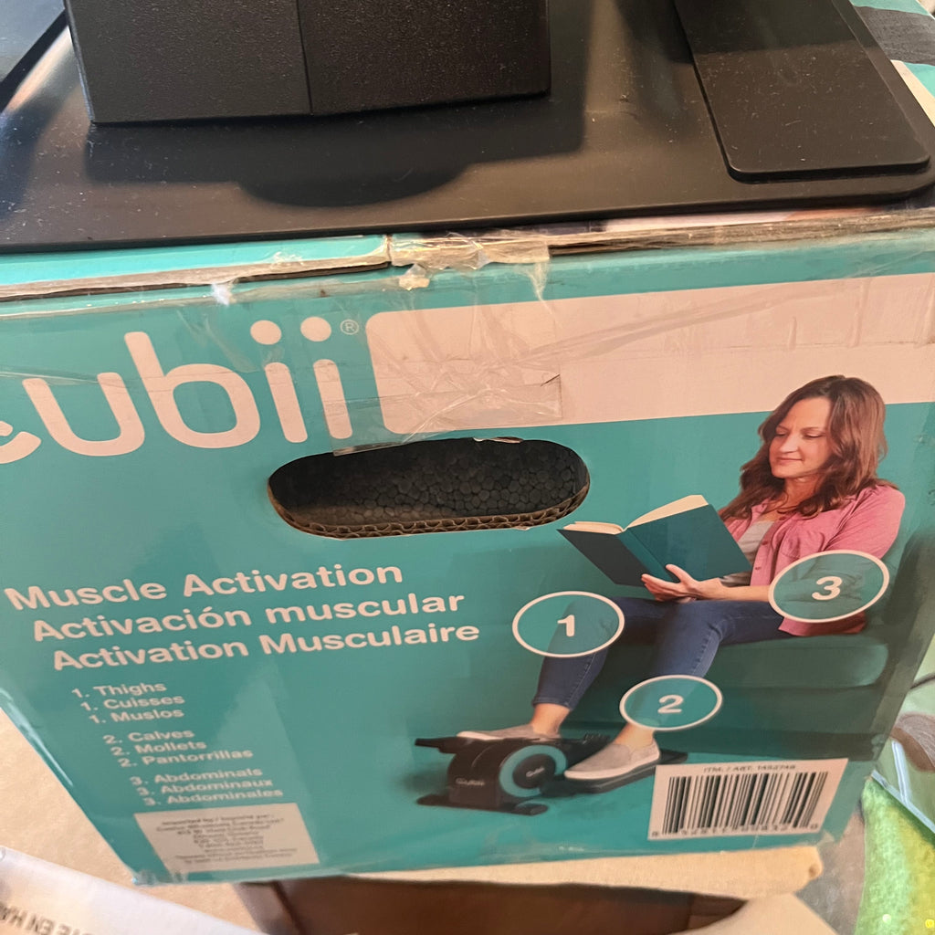 X141 Cubii compact seated elliptical