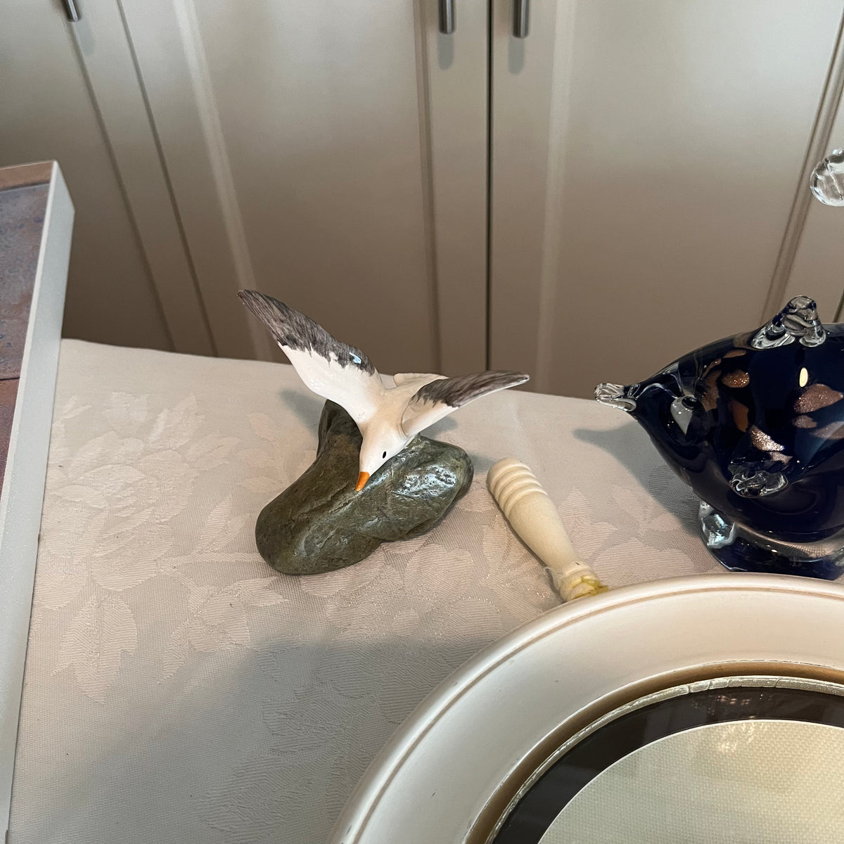 X146 Seaside Decor Grouping (conch shell and more)