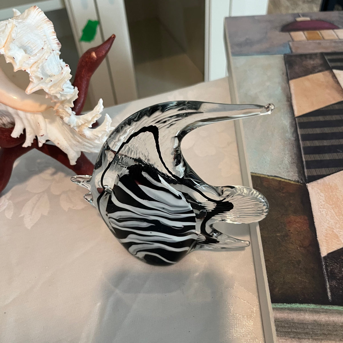 X146 Seaside Decor Grouping (conch shell and more)