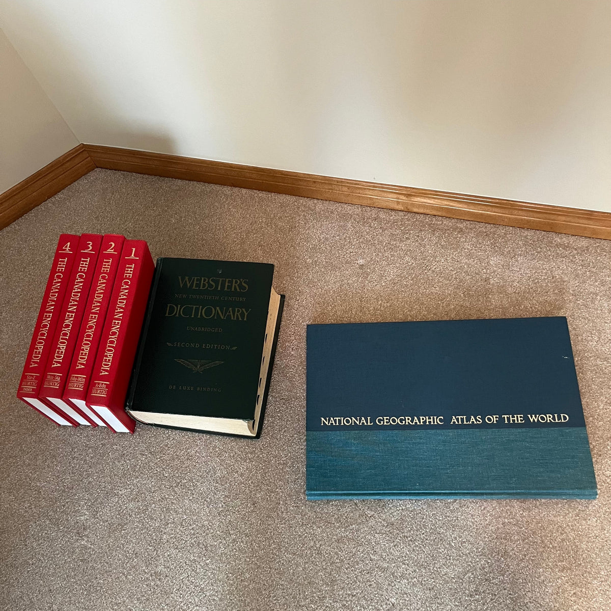 X147 Vintage reference book grouping