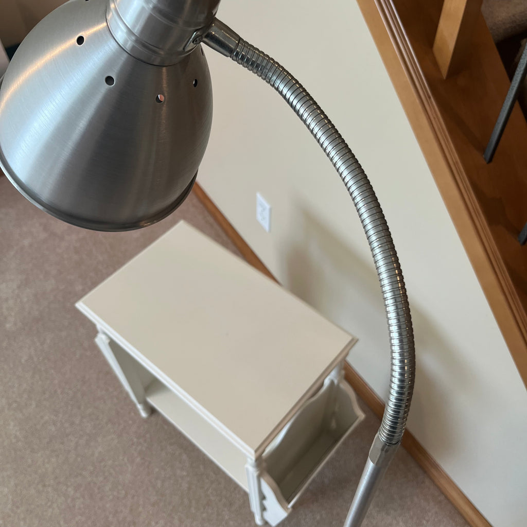 X156 Floor lamp and vintage magazine rack grouping