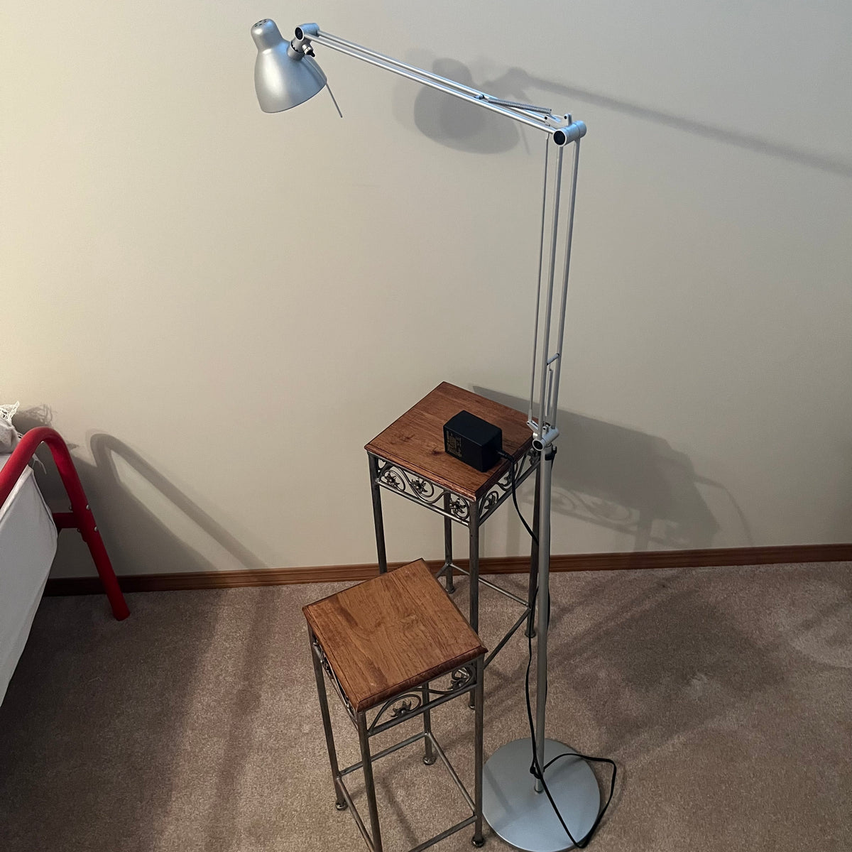 X157 Floor lamp and two plant stands grouping