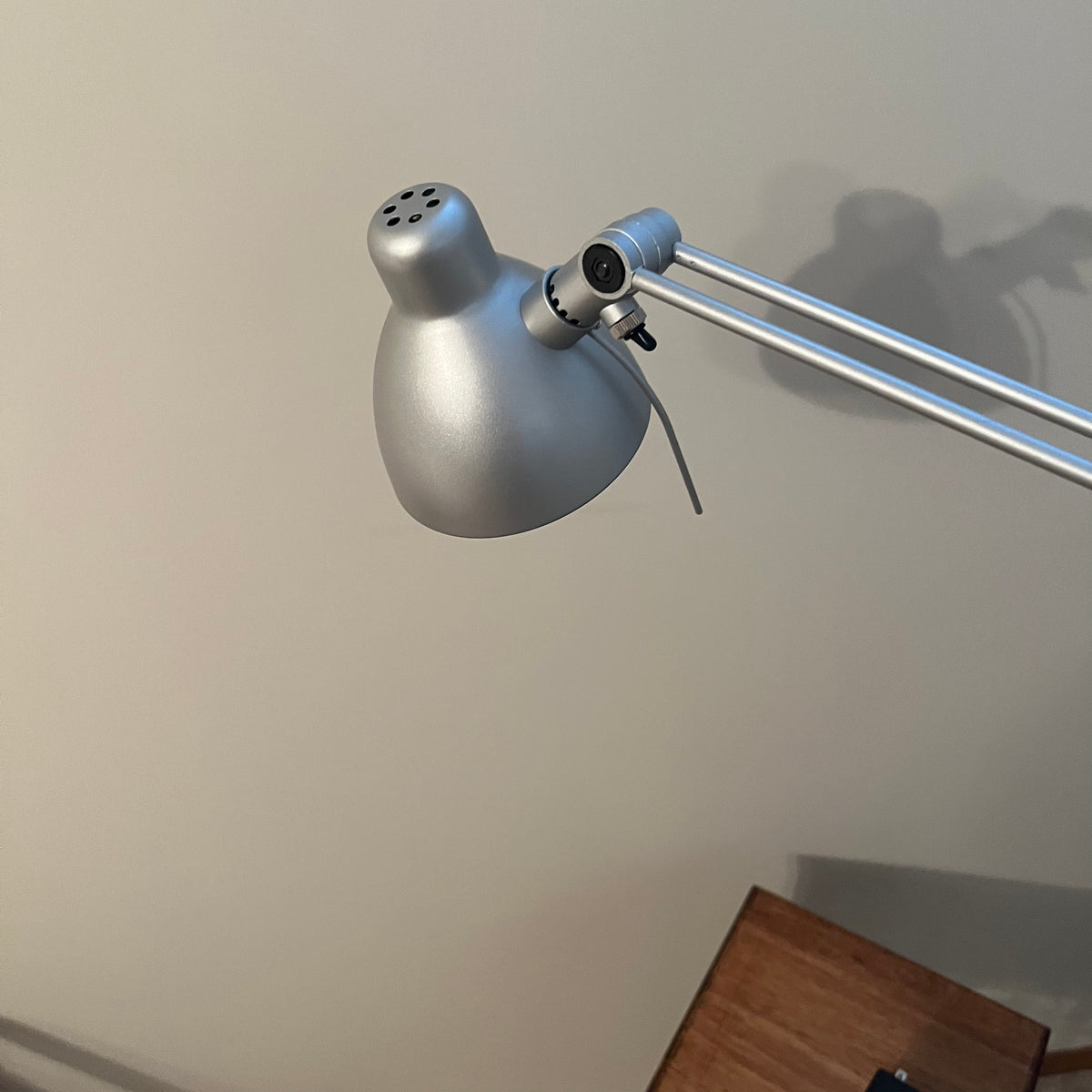 X157 Floor lamp and two plant stands grouping