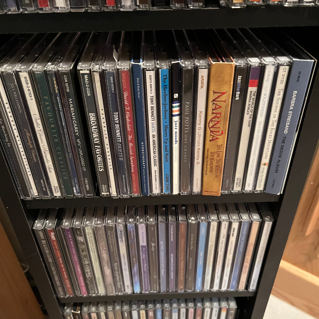 Y342A CD collection with stand