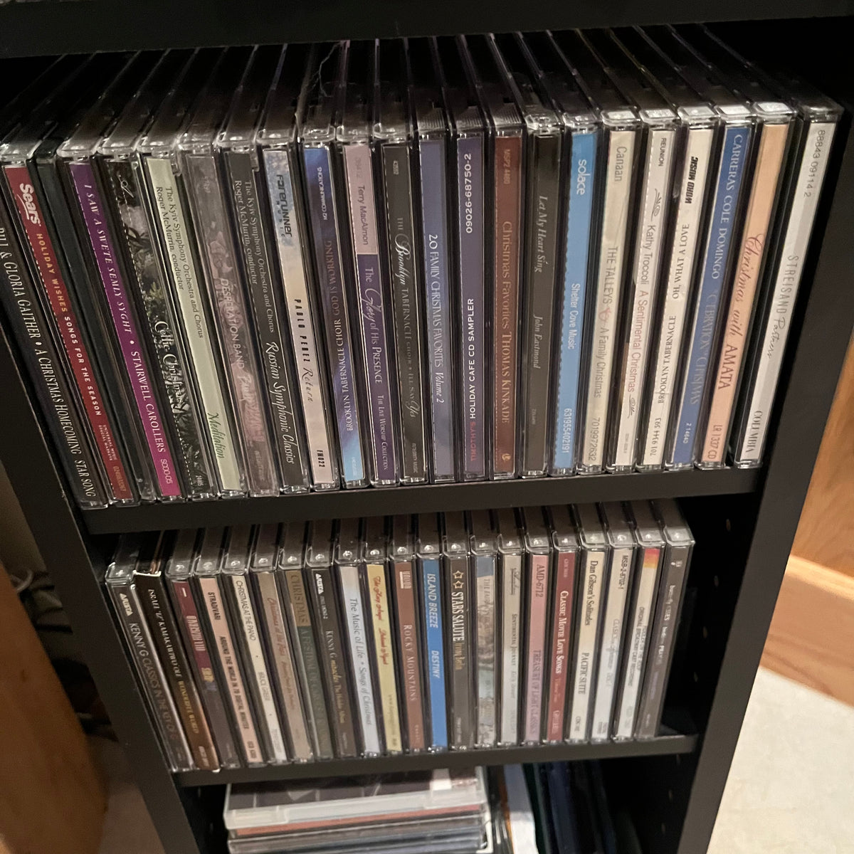 Y342A CD collection with stand