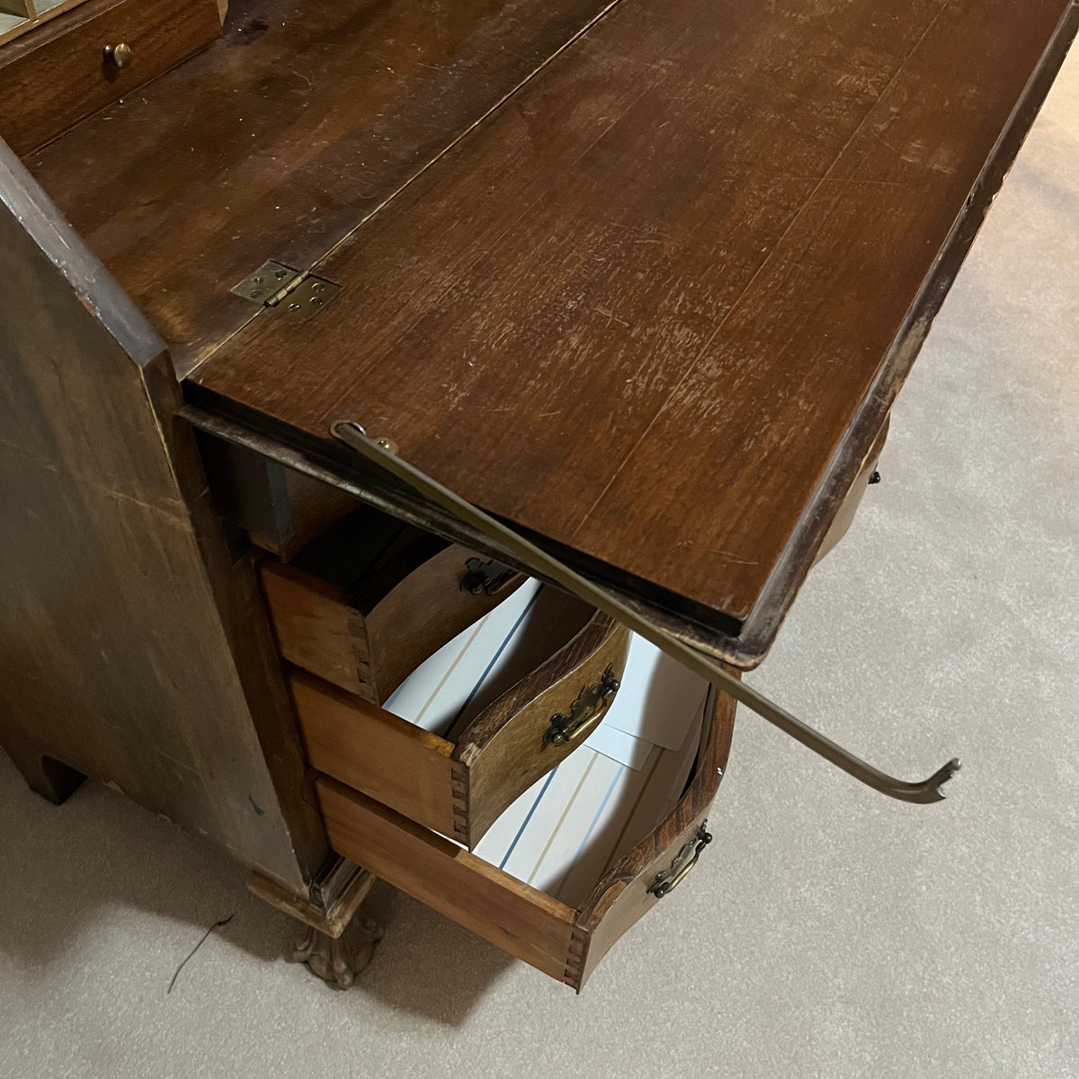Y300 Antique solid wood 4 drawer serpentine front secretary desk (39" x 33" x 16")