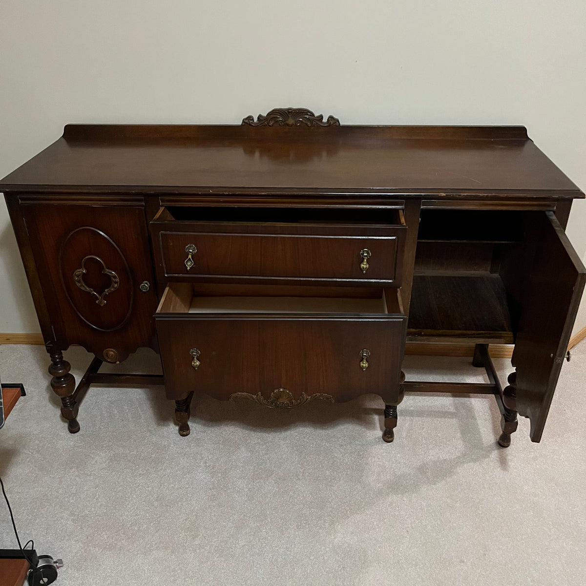 Y305 Vintage Solid wood sideboard (63" x 20" x 40")