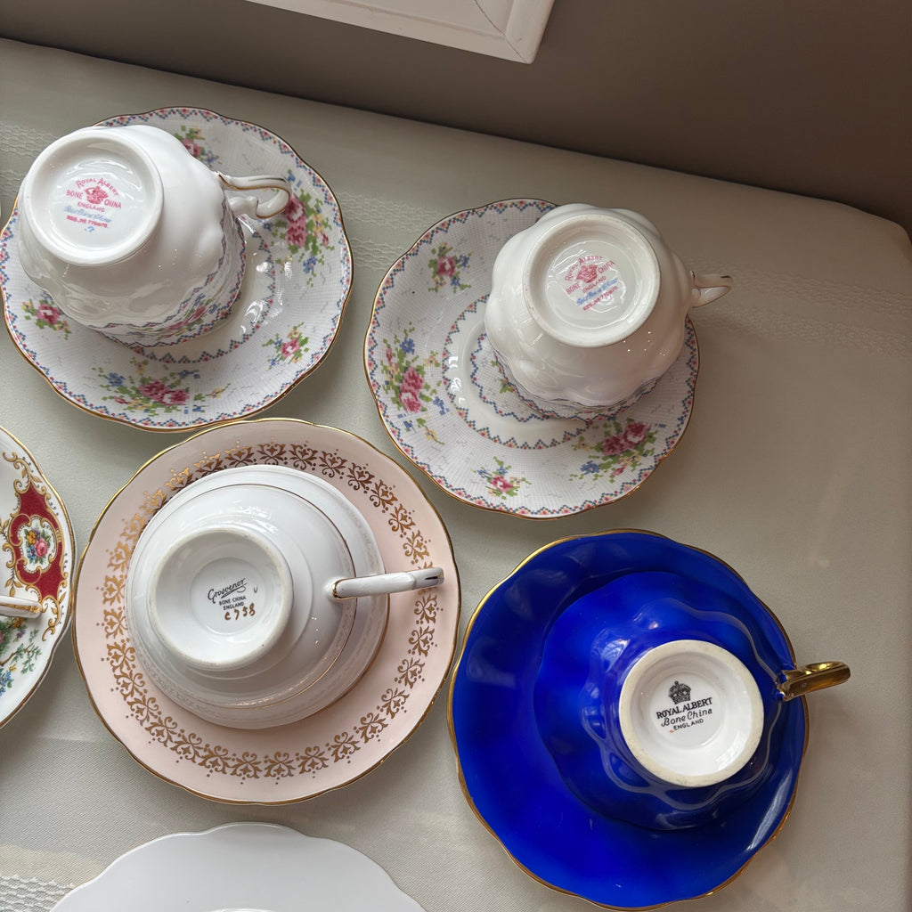 Y109 Vintage assorted tea cup and saucer grouping