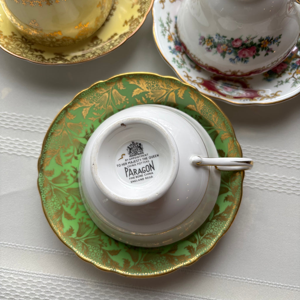 Y109 Vintage assorted tea cup and saucer grouping