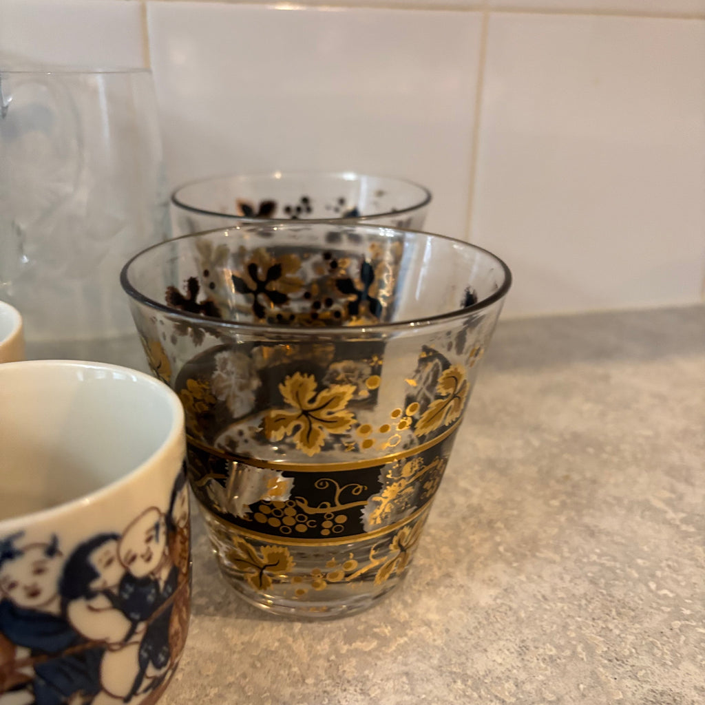 Y113 Vintage Glassware Grouping (Anchor Hocking and more)
