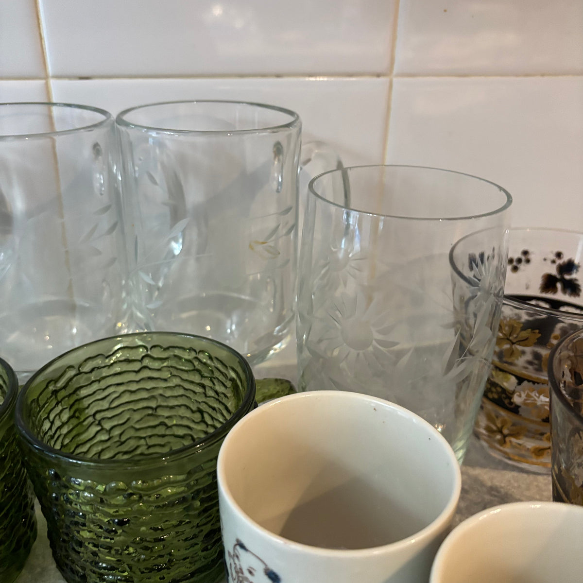 Y113 Vintage Glassware Grouping (Anchor Hocking and more)