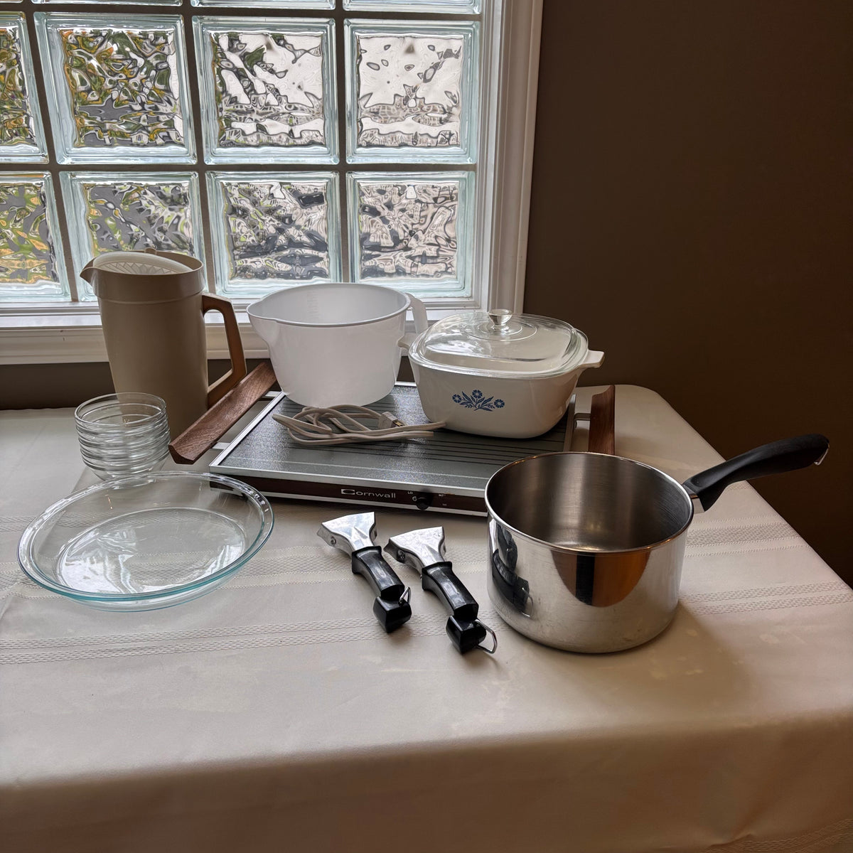 Y114 Vintage Kitchen Grouping (Pyrex cornflower and more)