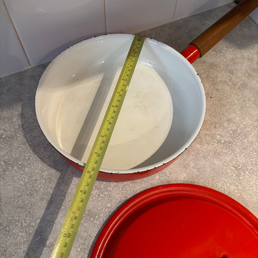 Y115 Mid Century Finel Arabia cast iron pan