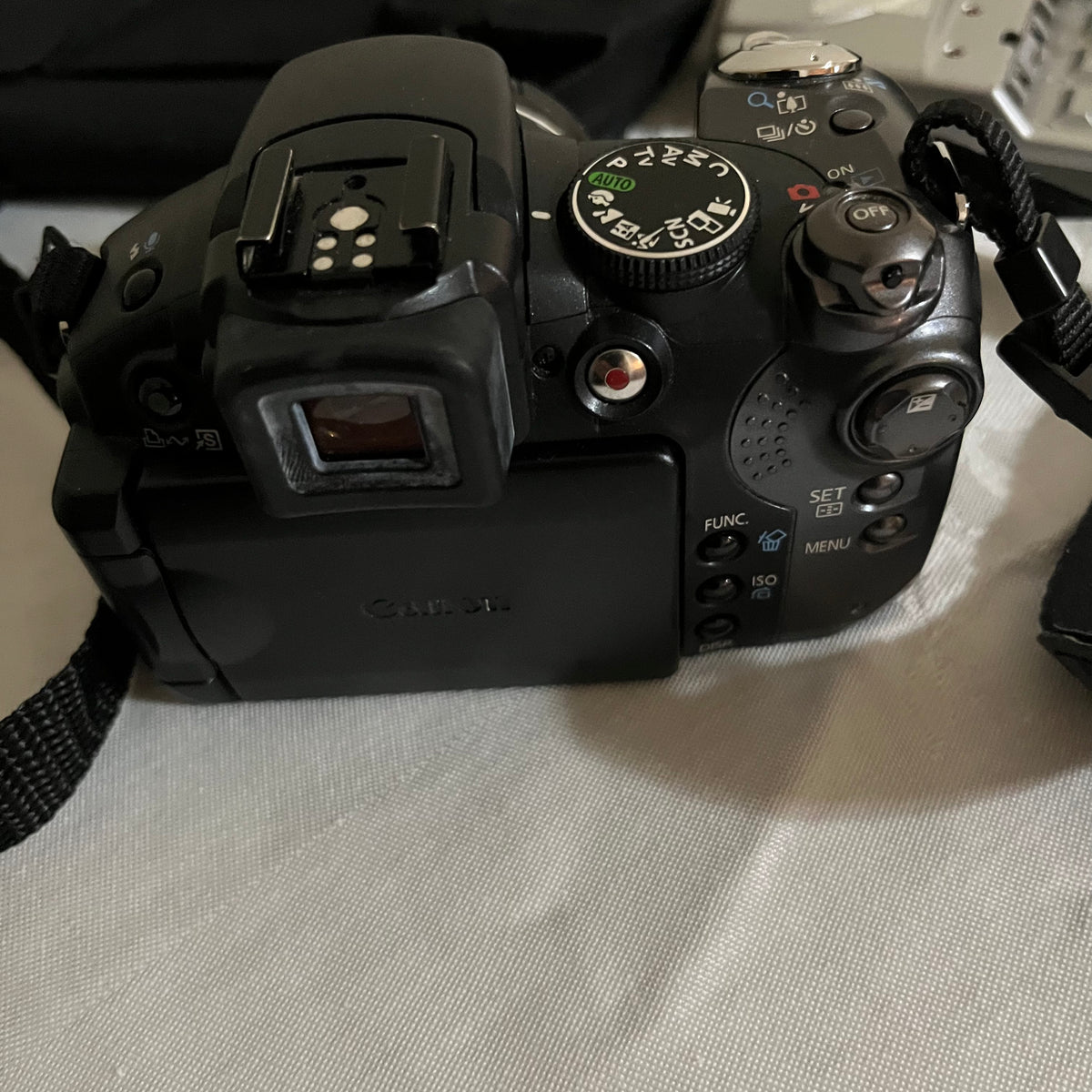 Y312 Vintage Canon camera with accessories