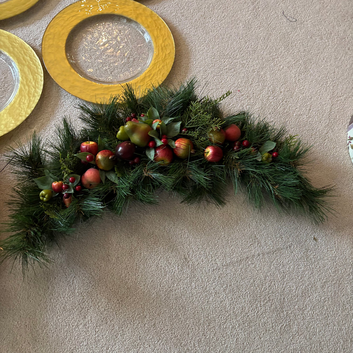 Y119 Holiday decor grouping (glass chargers and more)