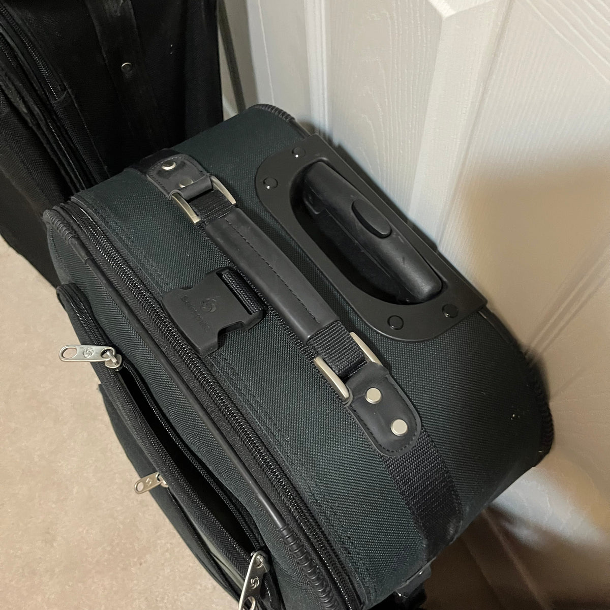 Y319 Luggage Grouping