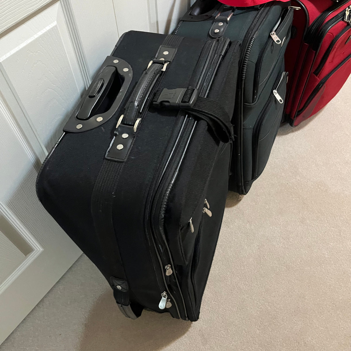 Y319 Luggage Grouping