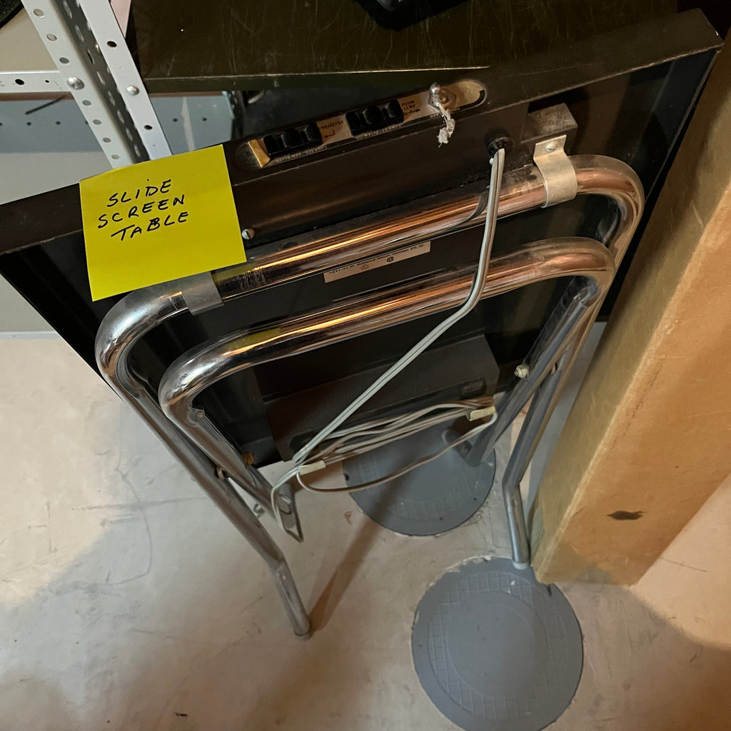 Y325 Vintage slide projector grouping, table not included)
