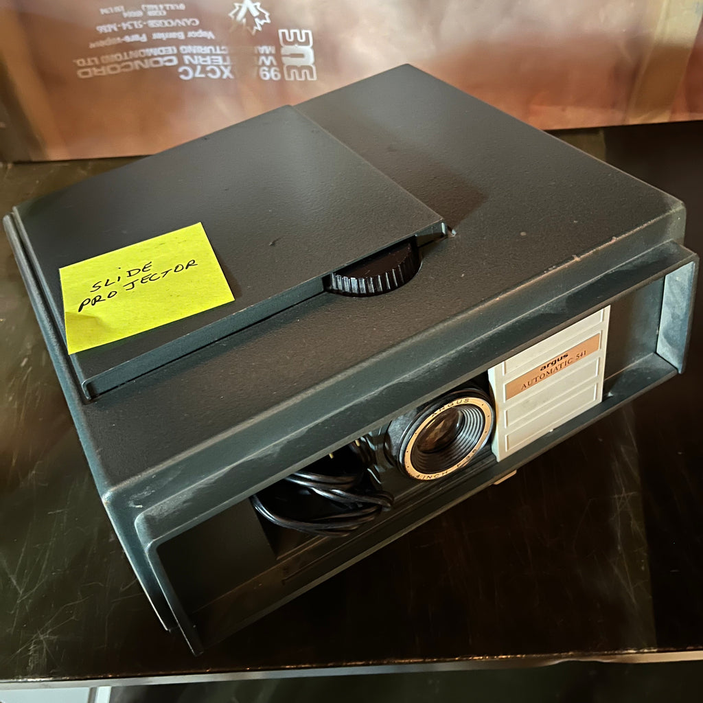 Y325 Vintage slide projector grouping, table not included)