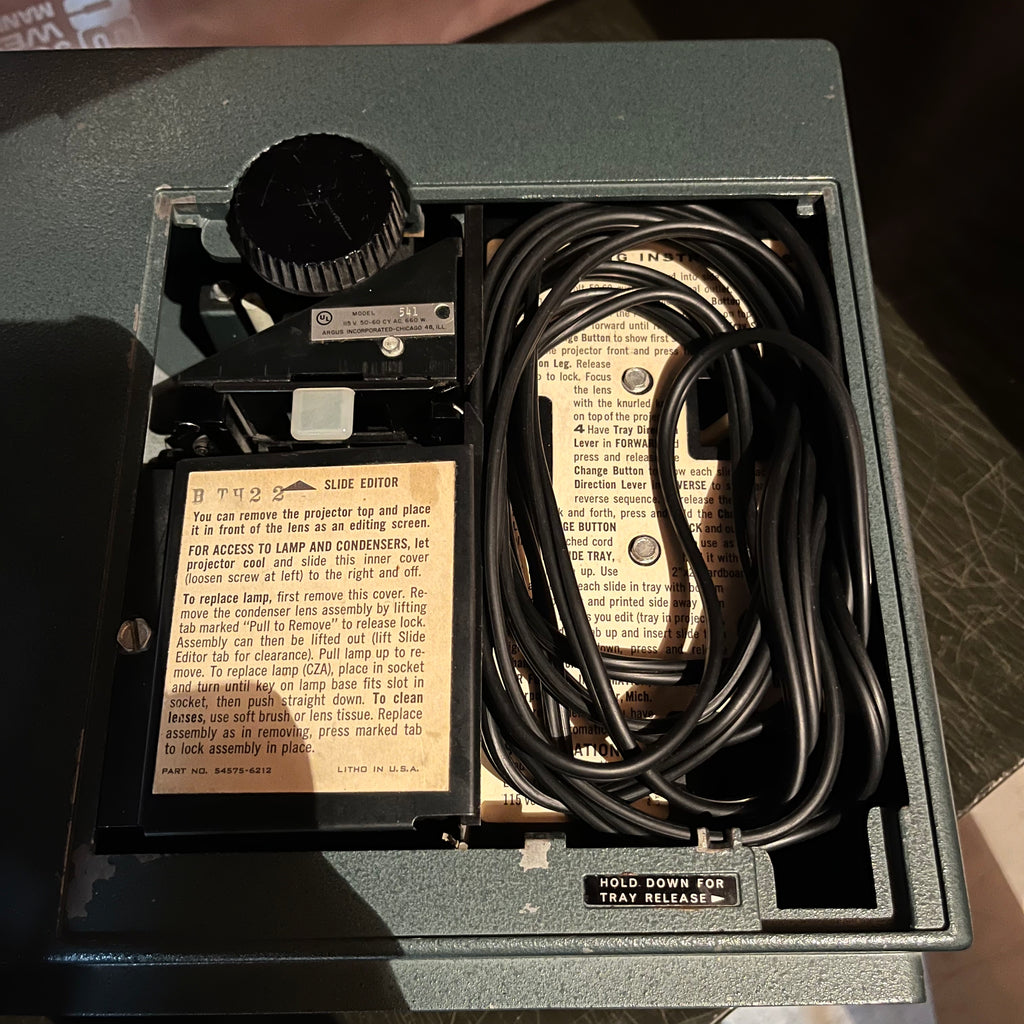 Y325 Vintage slide projector grouping, table not included)