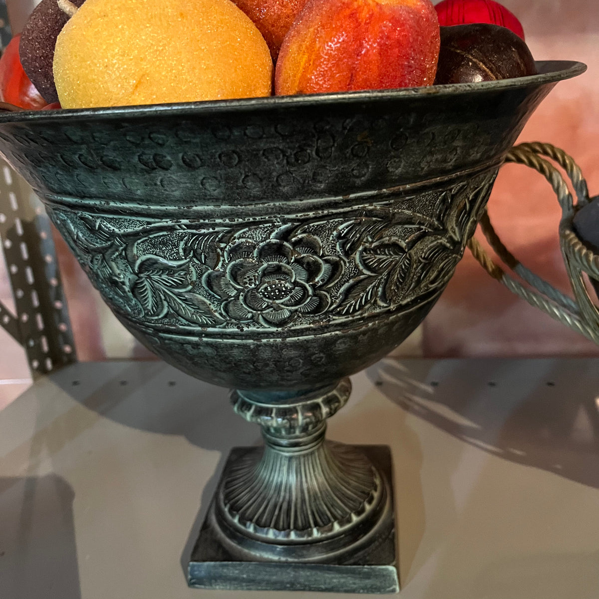 Y326 Vintage decor grouping (decorative fruit and bowls, shelf not included)