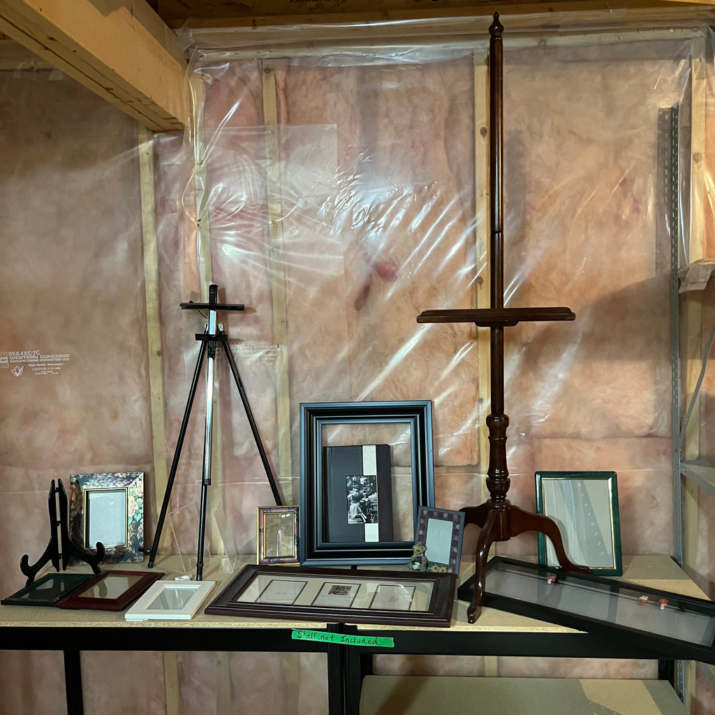 Y327 Home Grouping (artwork stand and more)