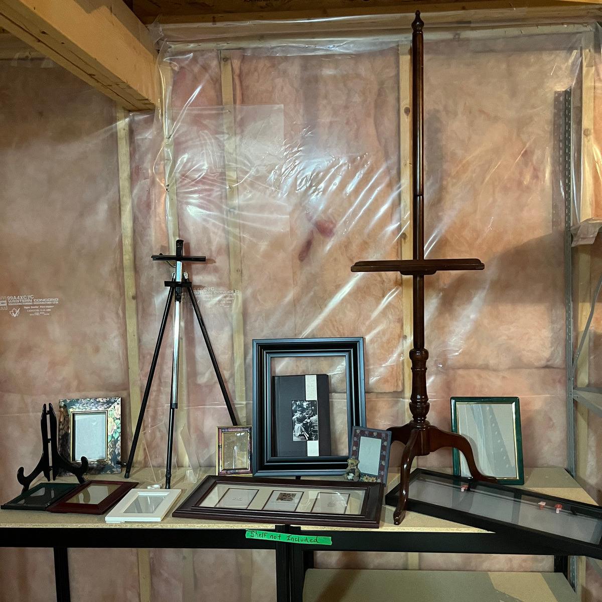 Y327 Home Grouping (artwork stand and more)