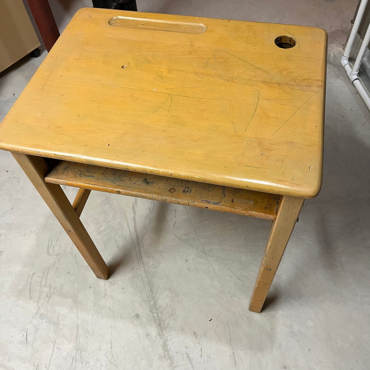 Y333 Vintage wooden school desk
