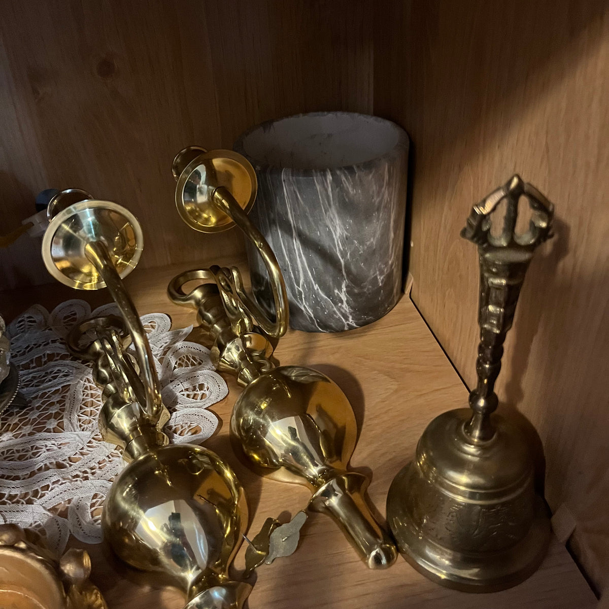 Y345A Vintage Collectibles grouping (Brass and More)