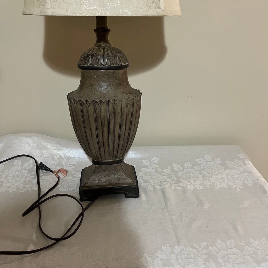 Y348A 2 Table lamps