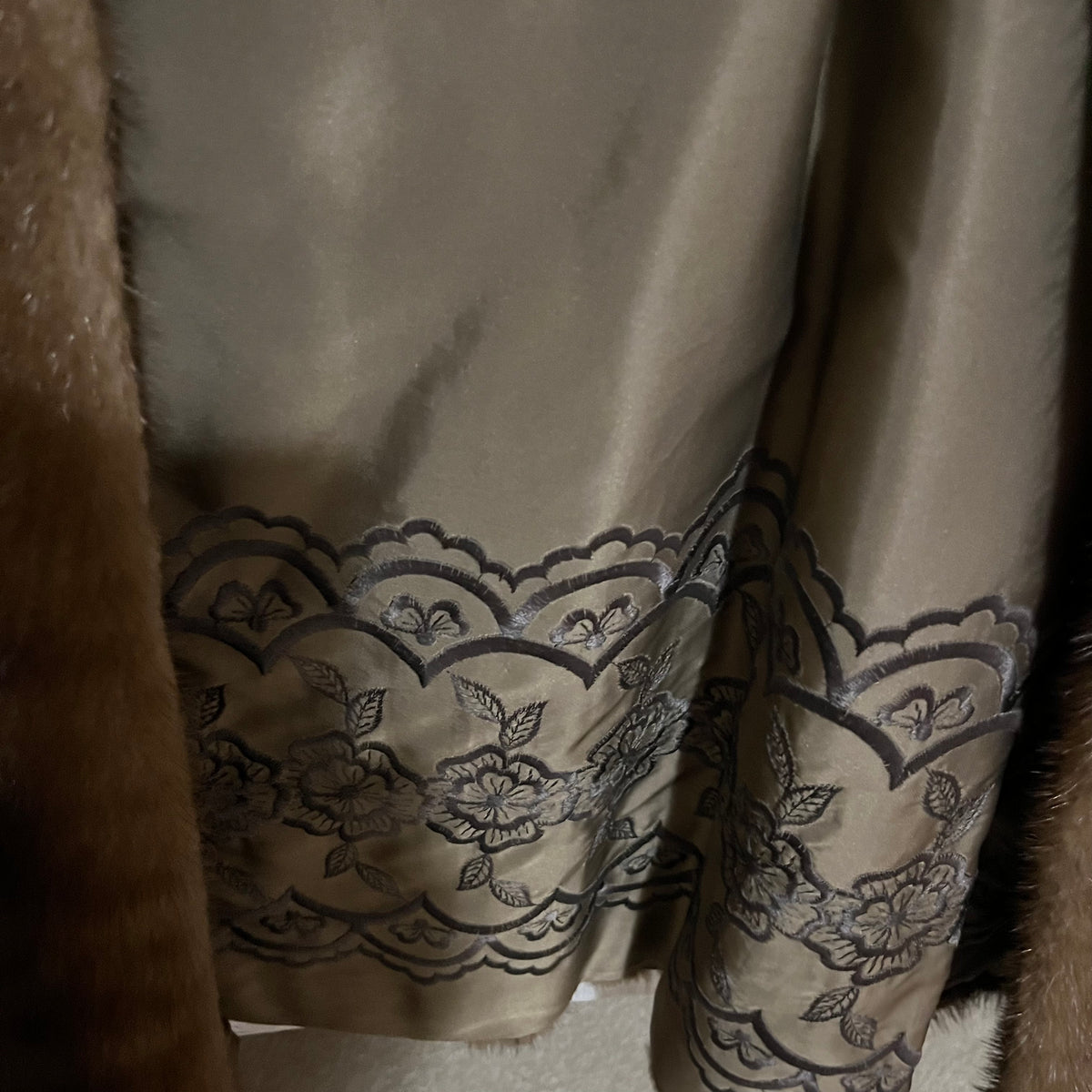 Y351A Vintage Canadian Mink Coat (approximate size extra small)
