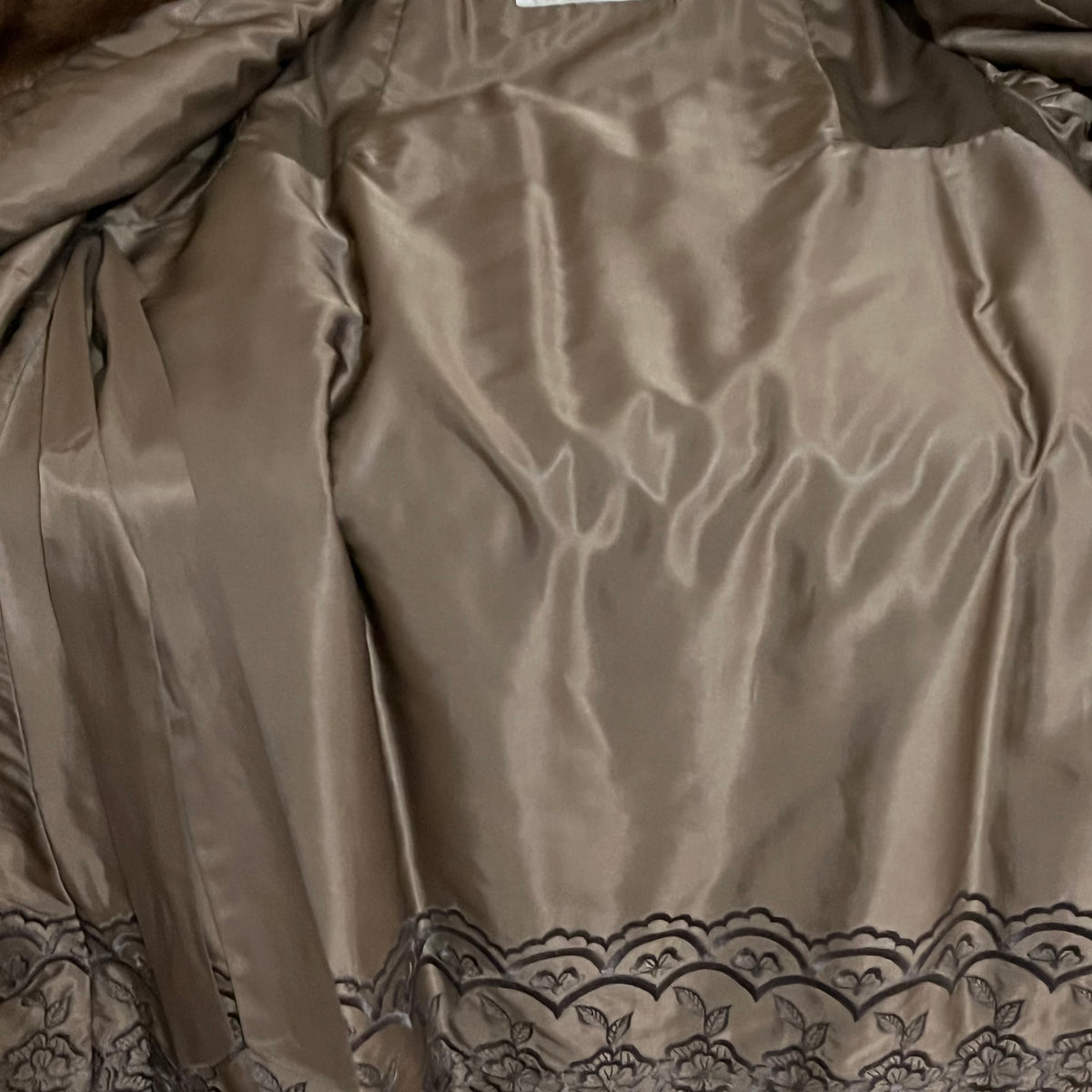 Y351A Vintage Canadian Mink Coat (approximate size extra small)