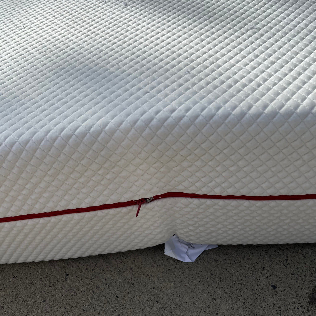 Y352A Like New Double Mattress