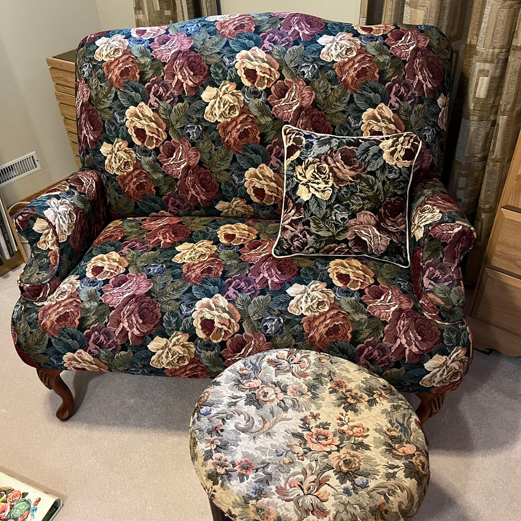 Y353A Vintage Floral love seat with cushion and mismatched footstool