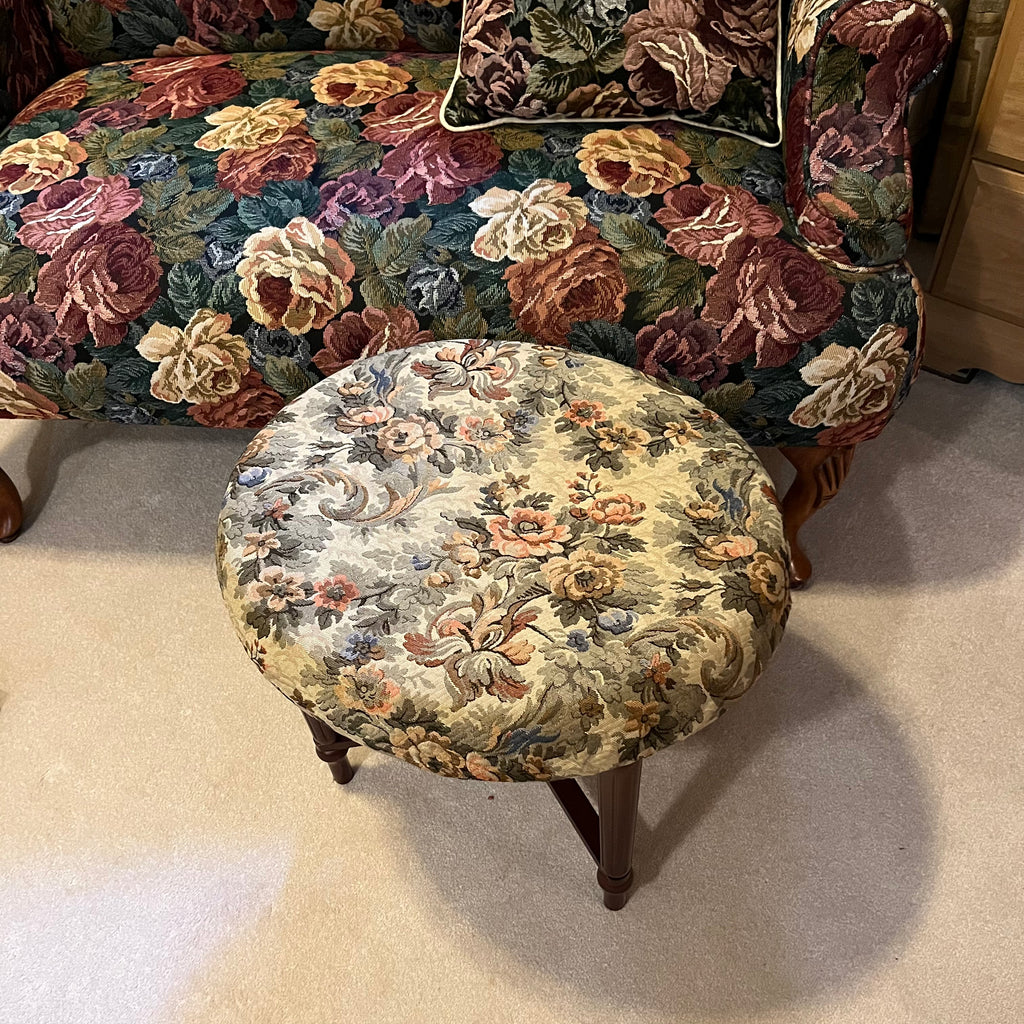 Y353A Vintage Floral love seat with cushion and mismatched footstool