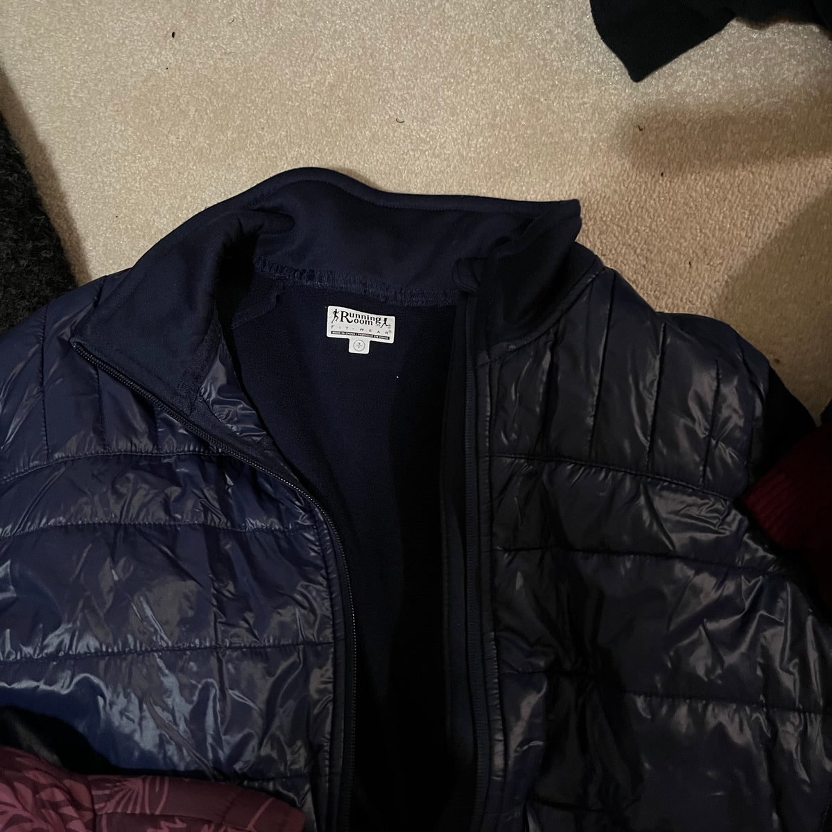 Y354A Size small/xsmall women's clothing grouping (dresser not included)
