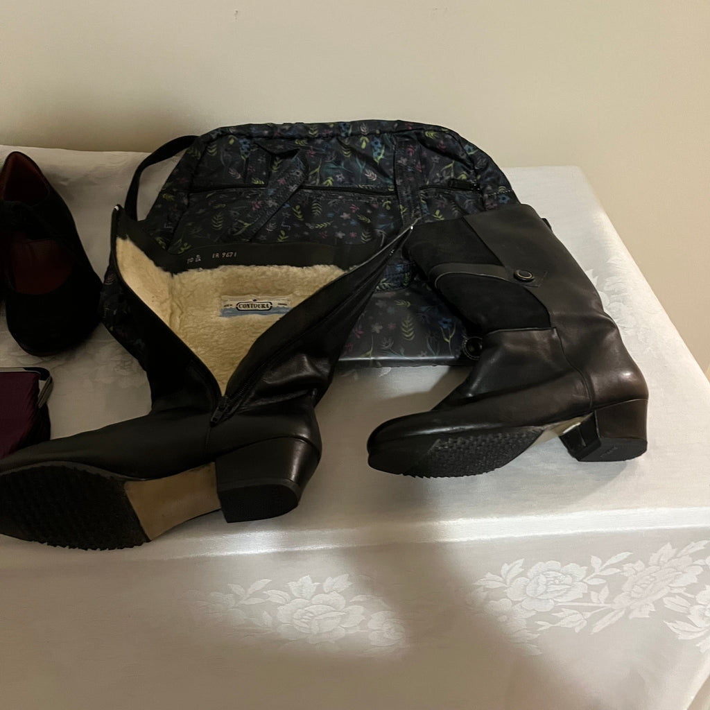 Y355A Size 7 winter boots and more grouping